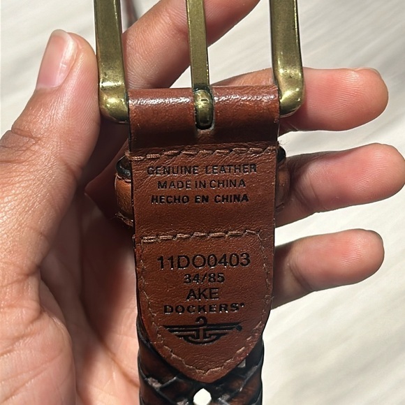 AKE DOCKERS Women’s Brown Genuine Bonded Leather Braided Woven Pattern (34/85) - Picture 3 of 3